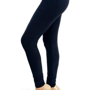 NWT Black "peachskin" leggings